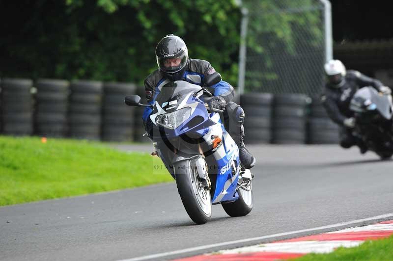 Motorcycle action photographs;Trackday digital images;cadwell;cadwell park photographs;event digital images;eventdigitalimages;motor racing louth lincolnshire;no limits trackdays;peter wileman photography;trackday;trackday photos