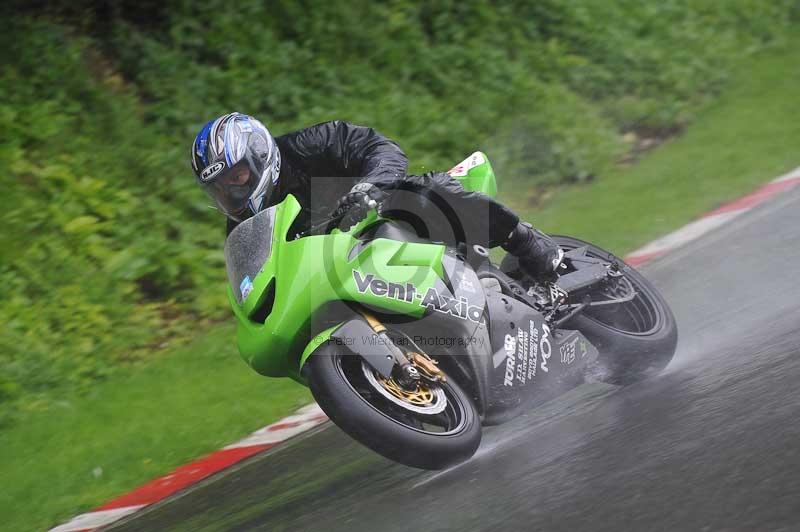 Motorcycle action photographs;Trackday digital images;cadwell;cadwell park photographs;event digital images;eventdigitalimages;motor racing louth lincolnshire;no limits trackdays;peter wileman photography;trackday;trackday photos