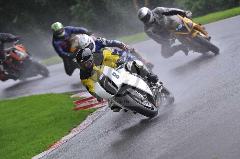 Motorcycle action photographs;Trackday digital images;cadwell;cadwell park photographs;event digital images;eventdigitalimages;motor racing louth lincolnshire;no limits trackdays;peter wileman photography;trackday;trackday photos