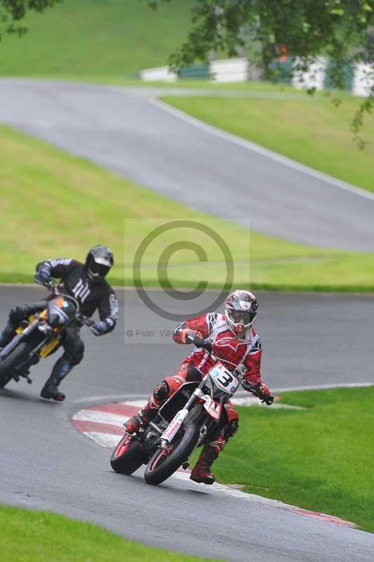 Motorcycle action photographs;Trackday digital images;cadwell;cadwell park photographs;event digital images;eventdigitalimages;motor racing louth lincolnshire;no limits trackdays;peter wileman photography;trackday;trackday photos