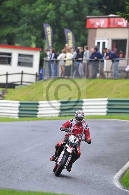 Motorcycle action photographs;Trackday digital images;cadwell;cadwell park photographs;event digital images;eventdigitalimages;motor racing louth lincolnshire;no limits trackdays;peter wileman photography;trackday;trackday photos