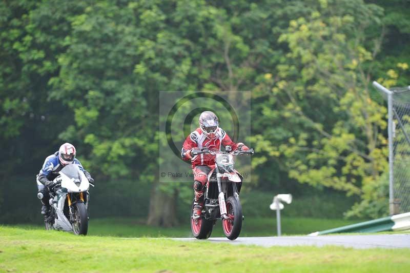 Motorcycle action photographs;Trackday digital images;cadwell;cadwell park photographs;event digital images;eventdigitalimages;motor racing louth lincolnshire;no limits trackdays;peter wileman photography;trackday;trackday photos