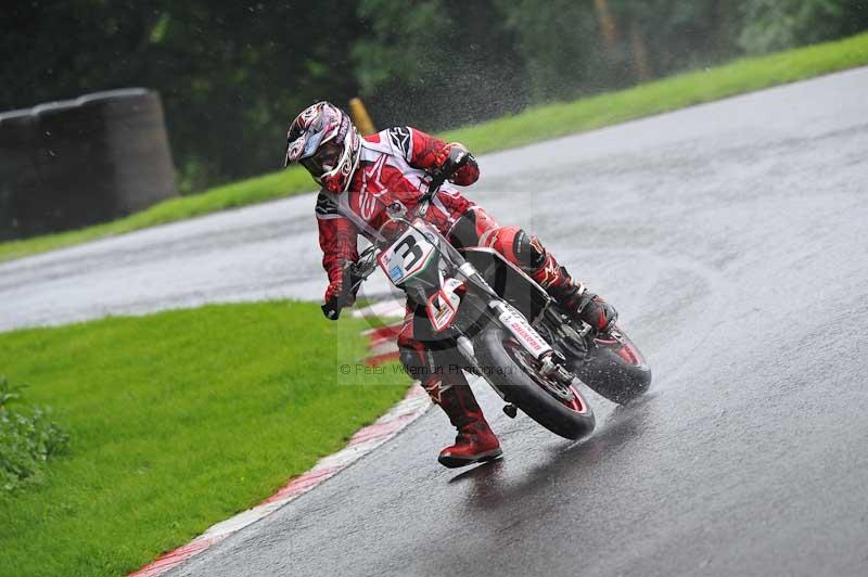 Motorcycle action photographs;Trackday digital images;cadwell;cadwell park photographs;event digital images;eventdigitalimages;motor racing louth lincolnshire;no limits trackdays;peter wileman photography;trackday;trackday photos