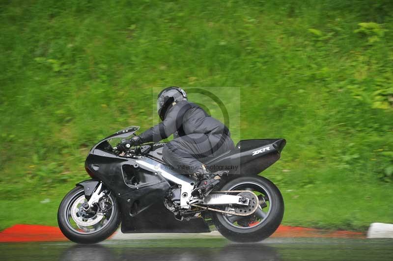 Motorcycle action photographs;Trackday digital images;cadwell;cadwell park photographs;event digital images;eventdigitalimages;motor racing louth lincolnshire;no limits trackdays;peter wileman photography;trackday;trackday photos