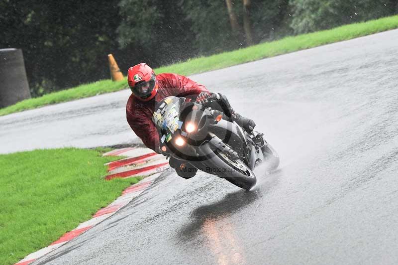 Motorcycle action photographs;Trackday digital images;cadwell;cadwell park photographs;event digital images;eventdigitalimages;motor racing louth lincolnshire;no limits trackdays;peter wileman photography;trackday;trackday photos