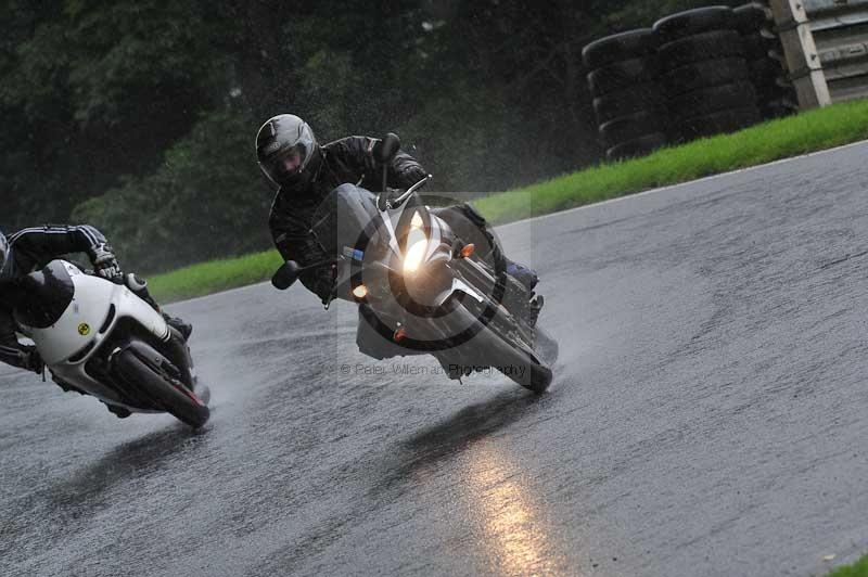 Motorcycle action photographs;Trackday digital images;cadwell;cadwell park photographs;event digital images;eventdigitalimages;motor racing louth lincolnshire;no limits trackdays;peter wileman photography;trackday;trackday photos