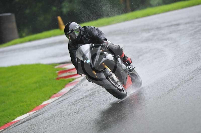 Motorcycle action photographs;Trackday digital images;cadwell;cadwell park photographs;event digital images;eventdigitalimages;motor racing louth lincolnshire;no limits trackdays;peter wileman photography;trackday;trackday photos