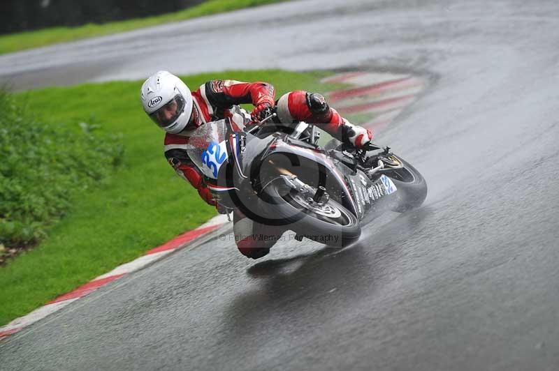 Motorcycle action photographs;Trackday digital images;cadwell;cadwell park photographs;event digital images;eventdigitalimages;motor racing louth lincolnshire;no limits trackdays;peter wileman photography;trackday;trackday photos