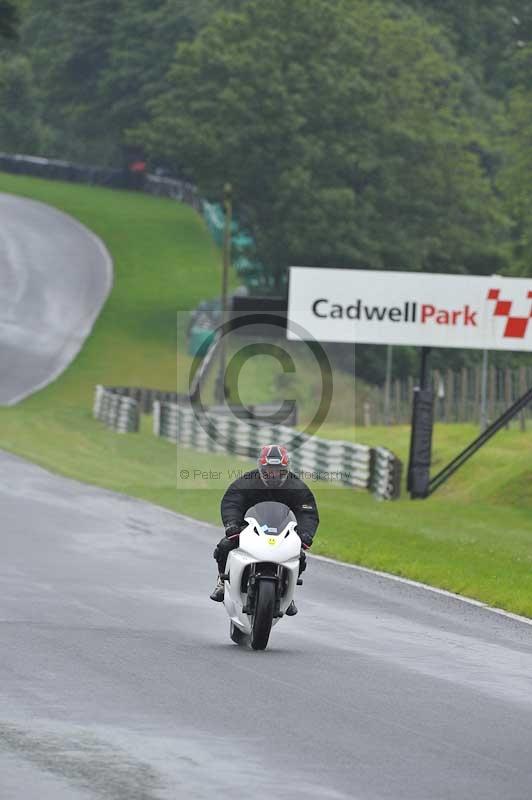 Motorcycle action photographs;Trackday digital images;cadwell;cadwell park photographs;event digital images;eventdigitalimages;motor racing louth lincolnshire;no limits trackdays;peter wileman photography;trackday;trackday photos