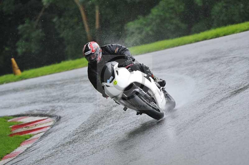 Motorcycle action photographs;Trackday digital images;cadwell;cadwell park photographs;event digital images;eventdigitalimages;motor racing louth lincolnshire;no limits trackdays;peter wileman photography;trackday;trackday photos