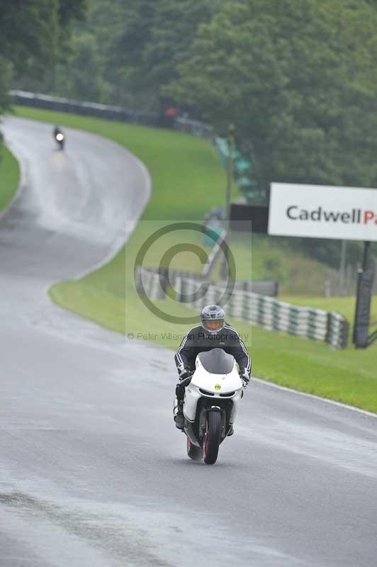 Motorcycle action photographs;Trackday digital images;cadwell;cadwell park photographs;event digital images;eventdigitalimages;motor racing louth lincolnshire;no limits trackdays;peter wileman photography;trackday;trackday photos