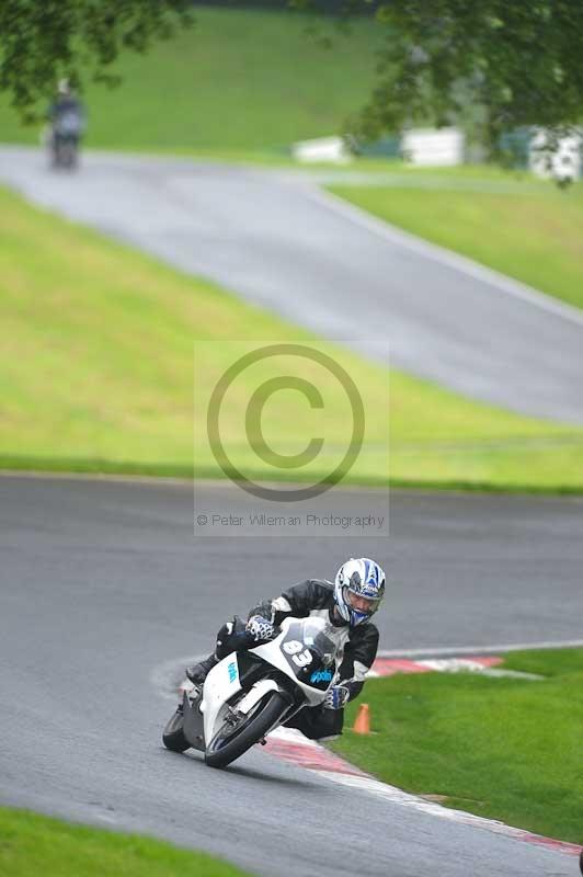 Motorcycle action photographs;Trackday digital images;cadwell;cadwell park photographs;event digital images;eventdigitalimages;motor racing louth lincolnshire;no limits trackdays;peter wileman photography;trackday;trackday photos