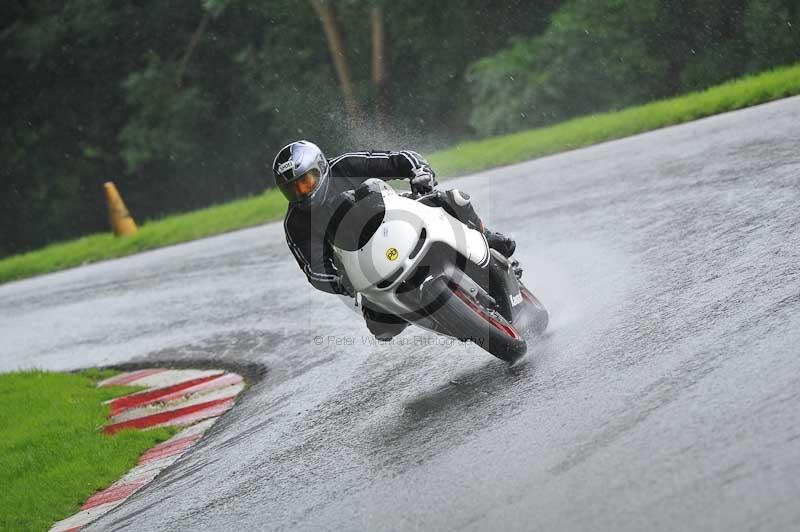 Motorcycle action photographs;Trackday digital images;cadwell;cadwell park photographs;event digital images;eventdigitalimages;motor racing louth lincolnshire;no limits trackdays;peter wileman photography;trackday;trackday photos