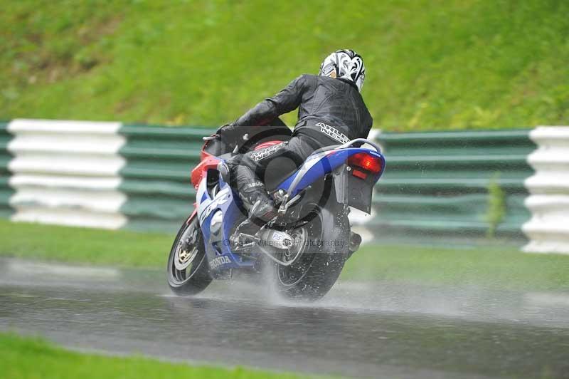 Motorcycle action photographs;Trackday digital images;cadwell;cadwell park photographs;event digital images;eventdigitalimages;motor racing louth lincolnshire;no limits trackdays;peter wileman photography;trackday;trackday photos