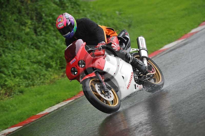 Motorcycle action photographs;Trackday digital images;cadwell;cadwell park photographs;event digital images;eventdigitalimages;motor racing louth lincolnshire;no limits trackdays;peter wileman photography;trackday;trackday photos