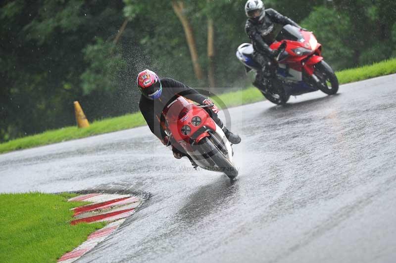 Motorcycle action photographs;Trackday digital images;cadwell;cadwell park photographs;event digital images;eventdigitalimages;motor racing louth lincolnshire;no limits trackdays;peter wileman photography;trackday;trackday photos