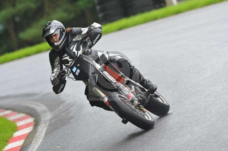 Motorcycle action photographs;Trackday digital images;cadwell;cadwell park photographs;event digital images;eventdigitalimages;motor racing louth lincolnshire;no limits trackdays;peter wileman photography;trackday;trackday photos