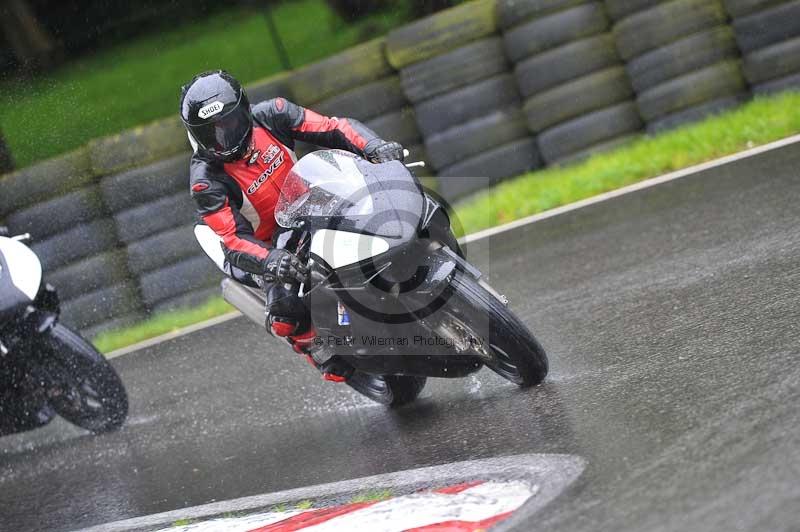 Motorcycle action photographs;Trackday digital images;cadwell;cadwell park photographs;event digital images;eventdigitalimages;motor racing louth lincolnshire;no limits trackdays;peter wileman photography;trackday;trackday photos