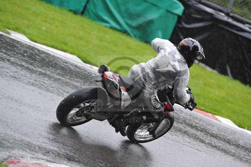 Motorcycle action photographs;Trackday digital images;cadwell;cadwell park photographs;event digital images;eventdigitalimages;motor racing louth lincolnshire;no limits trackdays;peter wileman photography;trackday;trackday photos