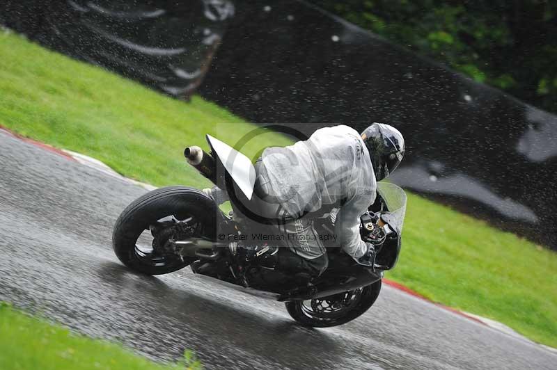 Motorcycle action photographs;Trackday digital images;cadwell;cadwell park photographs;event digital images;eventdigitalimages;motor racing louth lincolnshire;no limits trackdays;peter wileman photography;trackday;trackday photos