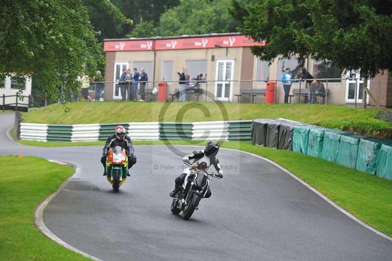 Motorcycle action photographs;Trackday digital images;cadwell;cadwell park photographs;event digital images;eventdigitalimages;motor racing louth lincolnshire;no limits trackdays;peter wileman photography;trackday;trackday photos