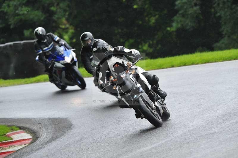 Motorcycle action photographs;Trackday digital images;cadwell;cadwell park photographs;event digital images;eventdigitalimages;motor racing louth lincolnshire;no limits trackdays;peter wileman photography;trackday;trackday photos