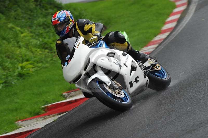 Motorcycle action photographs;Trackday digital images;cadwell;cadwell park photographs;event digital images;eventdigitalimages;motor racing louth lincolnshire;no limits trackdays;peter wileman photography;trackday;trackday photos