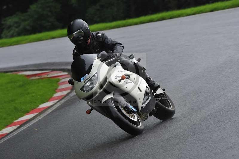 Motorcycle action photographs;Trackday digital images;cadwell;cadwell park photographs;event digital images;eventdigitalimages;motor racing louth lincolnshire;no limits trackdays;peter wileman photography;trackday;trackday photos