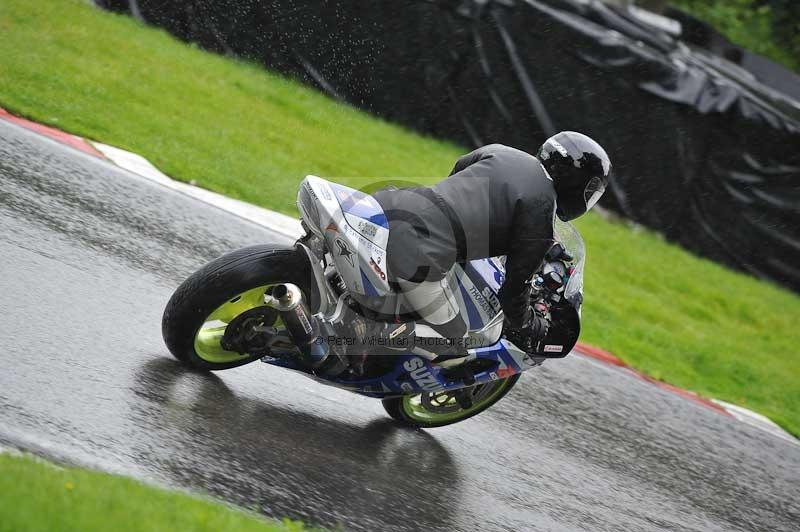 Motorcycle action photographs;Trackday digital images;cadwell;cadwell park photographs;event digital images;eventdigitalimages;motor racing louth lincolnshire;no limits trackdays;peter wileman photography;trackday;trackday photos