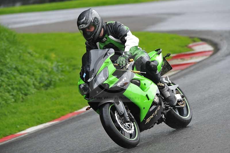 Motorcycle action photographs;Trackday digital images;cadwell;cadwell park photographs;event digital images;eventdigitalimages;motor racing louth lincolnshire;no limits trackdays;peter wileman photography;trackday;trackday photos