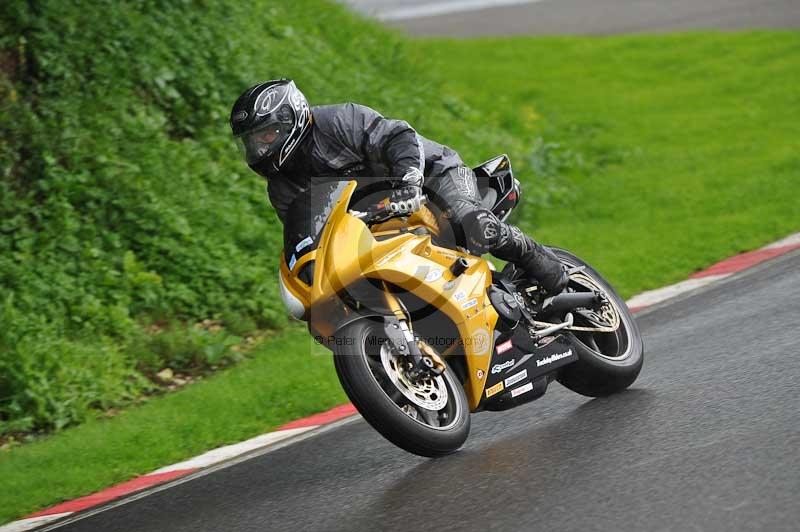 Motorcycle action photographs;Trackday digital images;cadwell;cadwell park photographs;event digital images;eventdigitalimages;motor racing louth lincolnshire;no limits trackdays;peter wileman photography;trackday;trackday photos