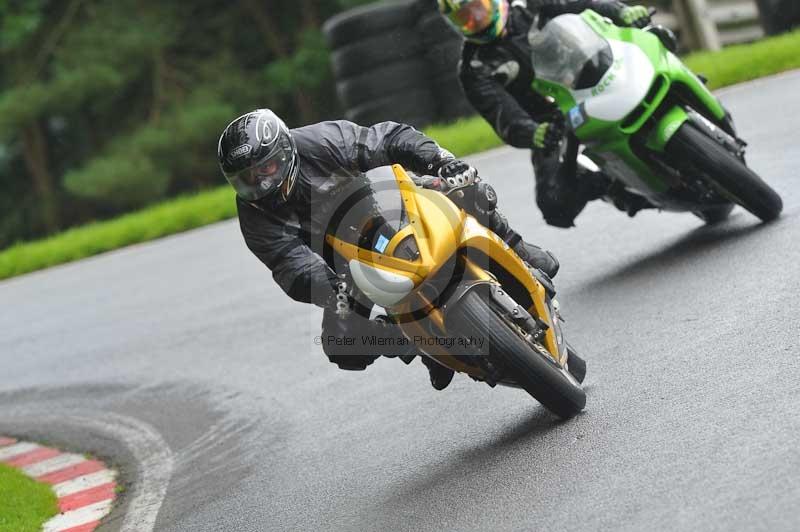 Motorcycle action photographs;Trackday digital images;cadwell;cadwell park photographs;event digital images;eventdigitalimages;motor racing louth lincolnshire;no limits trackdays;peter wileman photography;trackday;trackday photos