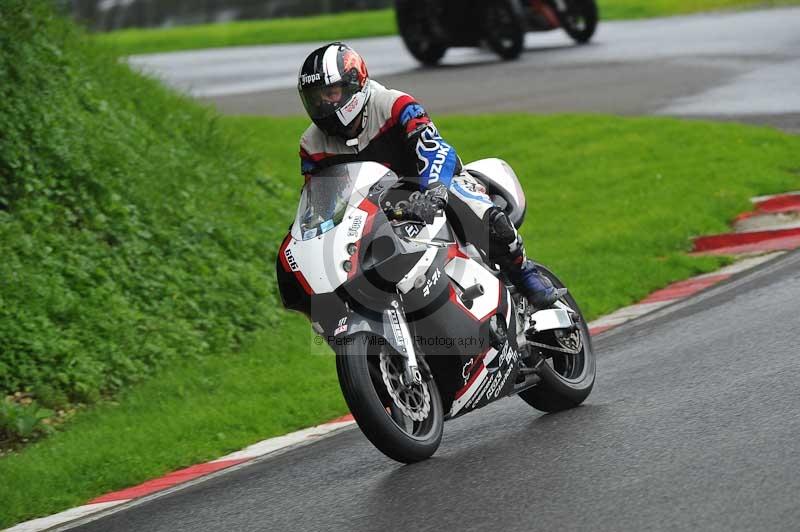 Motorcycle action photographs;Trackday digital images;cadwell;cadwell park photographs;event digital images;eventdigitalimages;motor racing louth lincolnshire;no limits trackdays;peter wileman photography;trackday;trackday photos