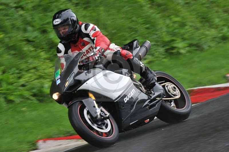 Motorcycle action photographs;Trackday digital images;cadwell;cadwell park photographs;event digital images;eventdigitalimages;motor racing louth lincolnshire;no limits trackdays;peter wileman photography;trackday;trackday photos