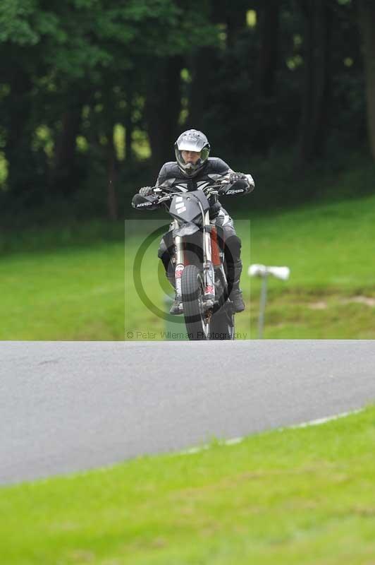 Motorcycle action photographs;Trackday digital images;cadwell;cadwell park photographs;event digital images;eventdigitalimages;motor racing louth lincolnshire;no limits trackdays;peter wileman photography;trackday;trackday photos