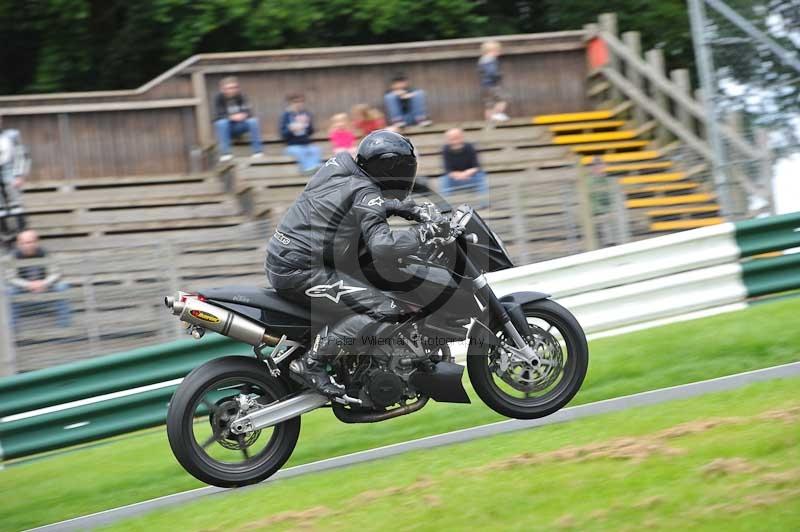 Motorcycle action photographs;Trackday digital images;cadwell;cadwell park photographs;event digital images;eventdigitalimages;motor racing louth lincolnshire;no limits trackdays;peter wileman photography;trackday;trackday photos