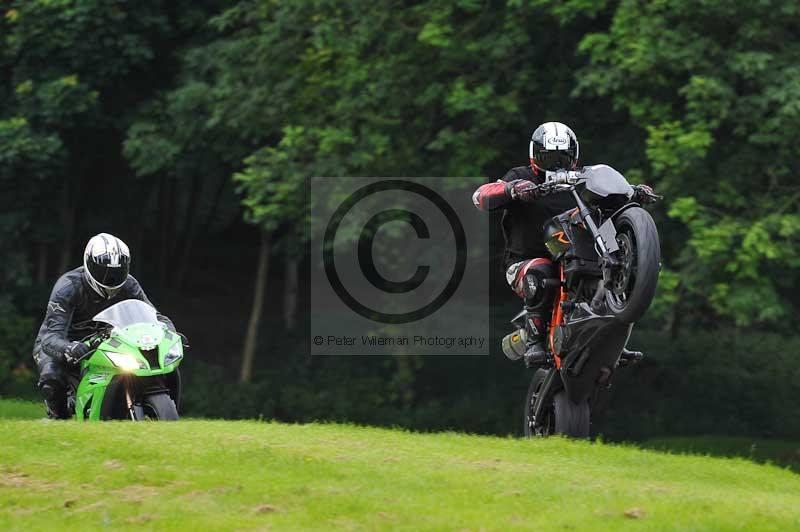 Motorcycle action photographs;Trackday digital images;cadwell;cadwell park photographs;event digital images;eventdigitalimages;motor racing louth lincolnshire;no limits trackdays;peter wileman photography;trackday;trackday photos