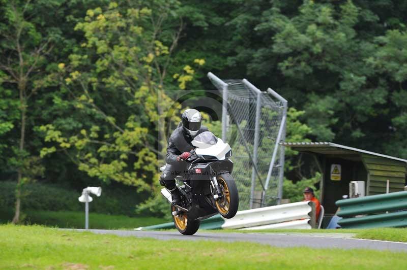 Motorcycle action photographs;Trackday digital images;cadwell;cadwell park photographs;event digital images;eventdigitalimages;motor racing louth lincolnshire;no limits trackdays;peter wileman photography;trackday;trackday photos