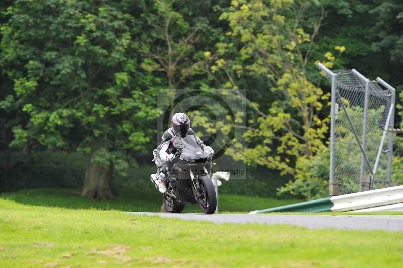 Motorcycle action photographs;Trackday digital images;cadwell;cadwell park photographs;event digital images;eventdigitalimages;motor racing louth lincolnshire;no limits trackdays;peter wileman photography;trackday;trackday photos