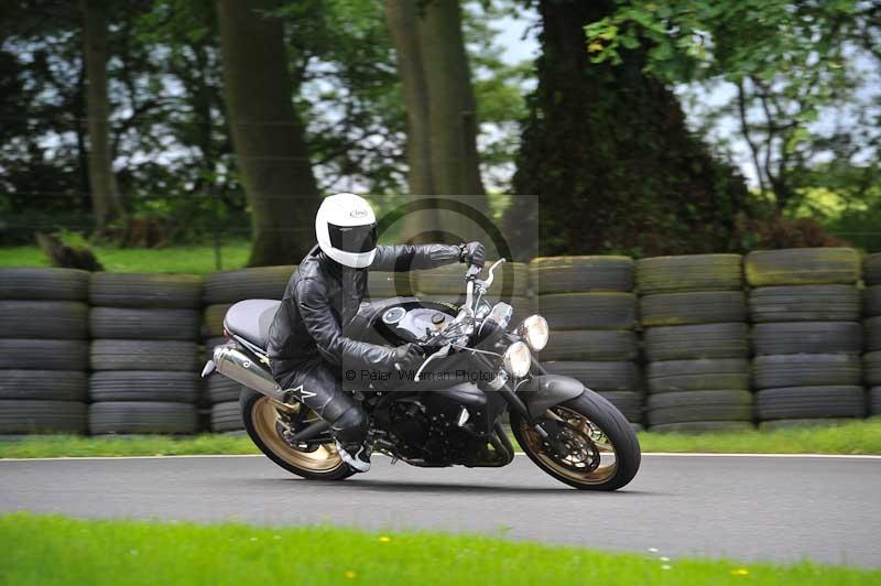 Motorcycle action photographs;Trackday digital images;cadwell;cadwell park photographs;event digital images;eventdigitalimages;motor racing louth lincolnshire;no limits trackdays;peter wileman photography;trackday;trackday photos