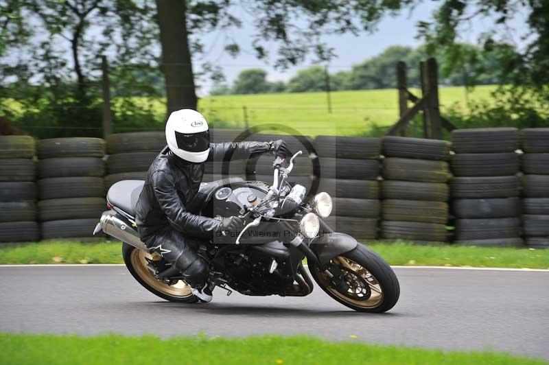 Motorcycle action photographs;Trackday digital images;cadwell;cadwell park photographs;event digital images;eventdigitalimages;motor racing louth lincolnshire;no limits trackdays;peter wileman photography;trackday;trackday photos