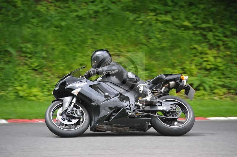 Motorcycle action photographs;Trackday digital images;cadwell;cadwell park photographs;event digital images;eventdigitalimages;motor racing louth lincolnshire;no limits trackdays;peter wileman photography;trackday;trackday photos