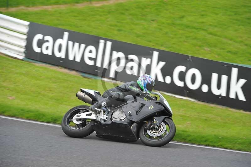 Motorcycle action photographs;Trackday digital images;cadwell;cadwell park photographs;event digital images;eventdigitalimages;motor racing louth lincolnshire;no limits trackdays;peter wileman photography;trackday;trackday photos