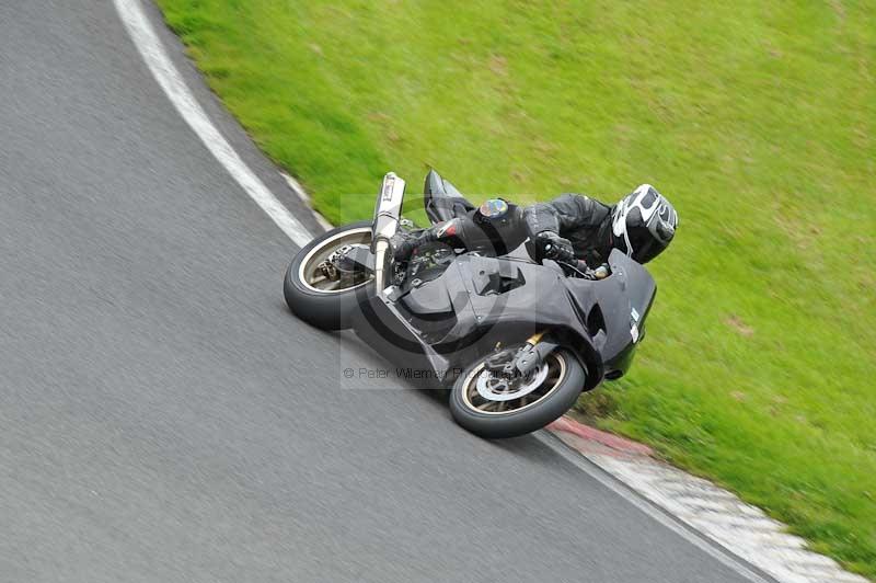 Motorcycle action photographs;Trackday digital images;cadwell;cadwell park photographs;event digital images;eventdigitalimages;motor racing louth lincolnshire;no limits trackdays;peter wileman photography;trackday;trackday photos