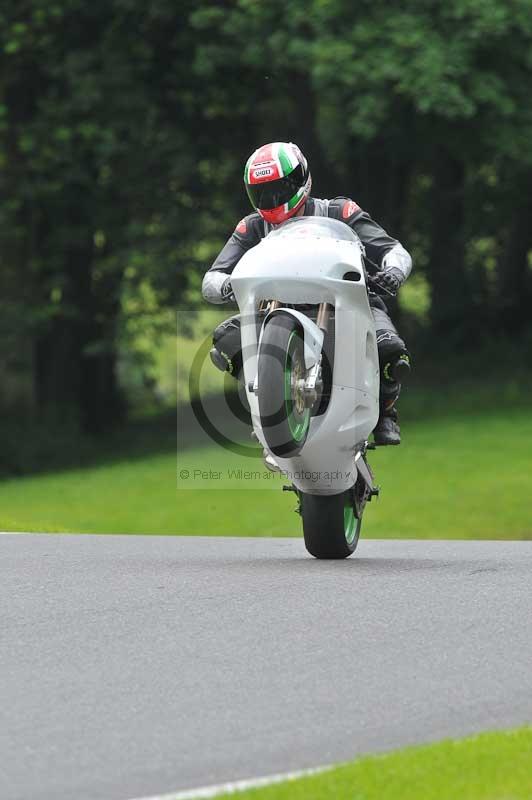 Motorcycle action photographs;Trackday digital images;cadwell;cadwell park photographs;event digital images;eventdigitalimages;motor racing louth lincolnshire;no limits trackdays;peter wileman photography;trackday;trackday photos