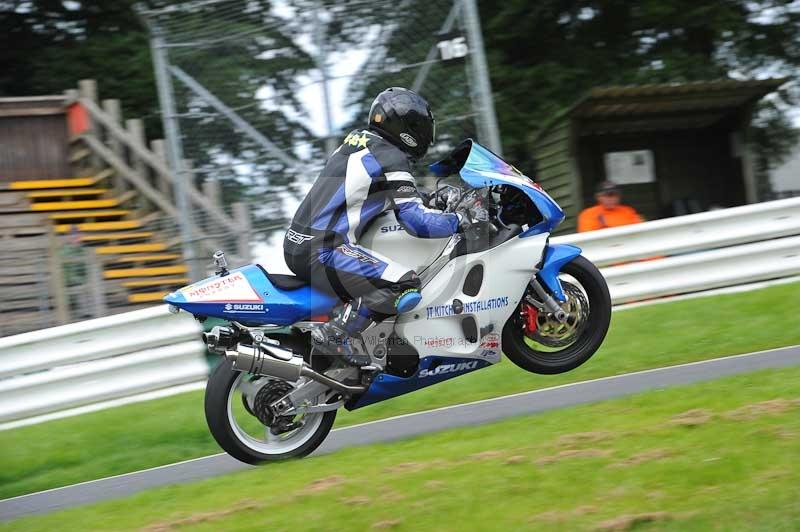 Motorcycle action photographs;Trackday digital images;cadwell;cadwell park photographs;event digital images;eventdigitalimages;motor racing louth lincolnshire;no limits trackdays;peter wileman photography;trackday;trackday photos