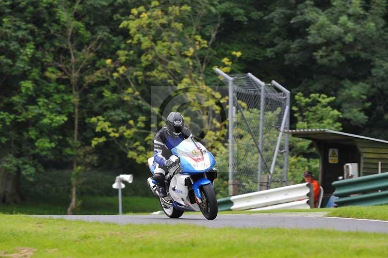 Motorcycle action photographs;Trackday digital images;cadwell;cadwell park photographs;event digital images;eventdigitalimages;motor racing louth lincolnshire;no limits trackdays;peter wileman photography;trackday;trackday photos