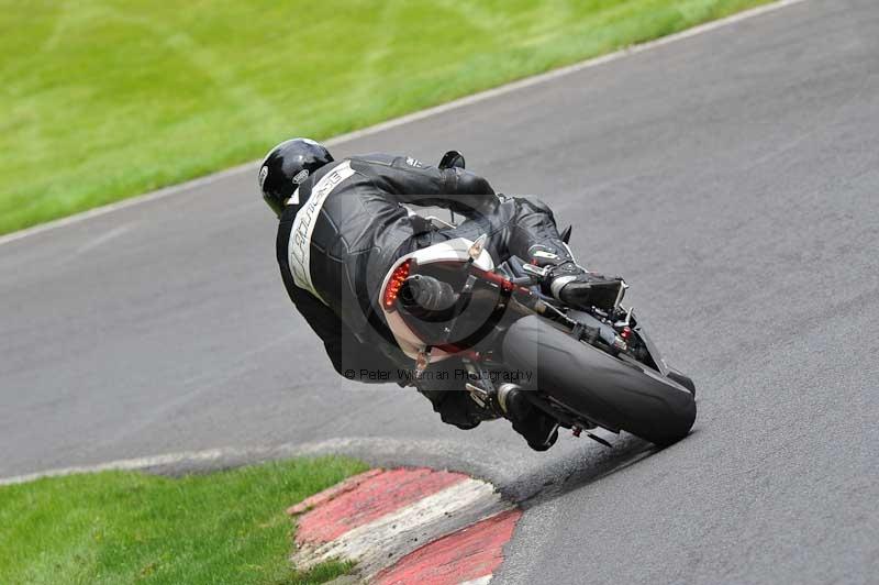 Motorcycle action photographs;Trackday digital images;cadwell;cadwell park photographs;event digital images;eventdigitalimages;motor racing louth lincolnshire;no limits trackdays;peter wileman photography;trackday;trackday photos