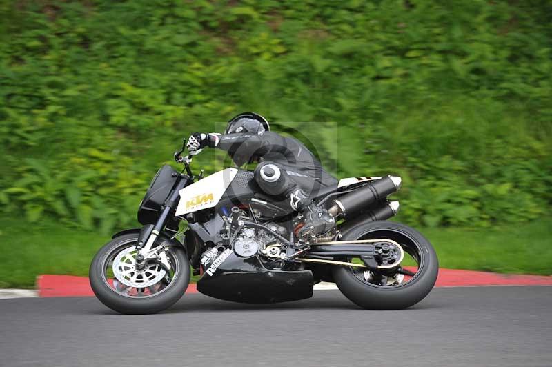 Motorcycle action photographs;Trackday digital images;cadwell;cadwell park photographs;event digital images;eventdigitalimages;motor racing louth lincolnshire;no limits trackdays;peter wileman photography;trackday;trackday photos