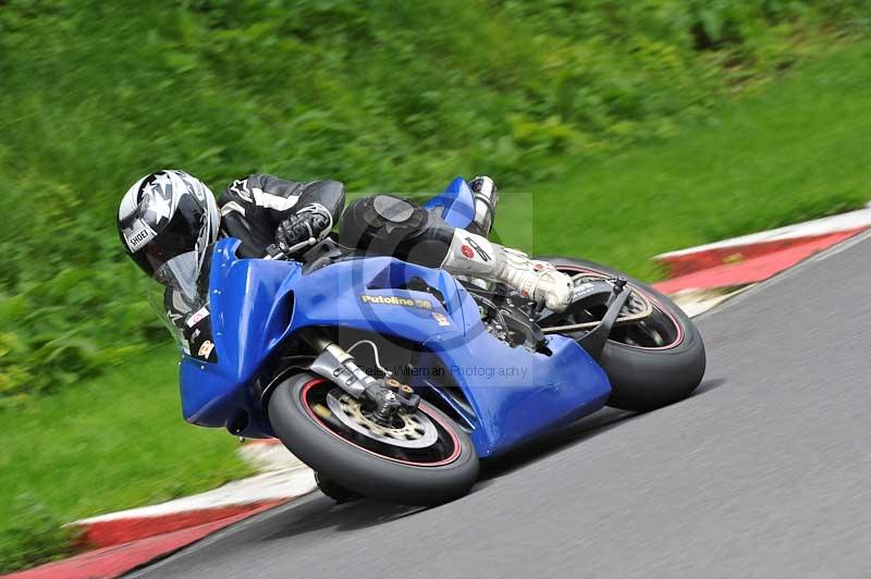 Motorcycle action photographs;Trackday digital images;cadwell;cadwell park photographs;event digital images;eventdigitalimages;motor racing louth lincolnshire;no limits trackdays;peter wileman photography;trackday;trackday photos